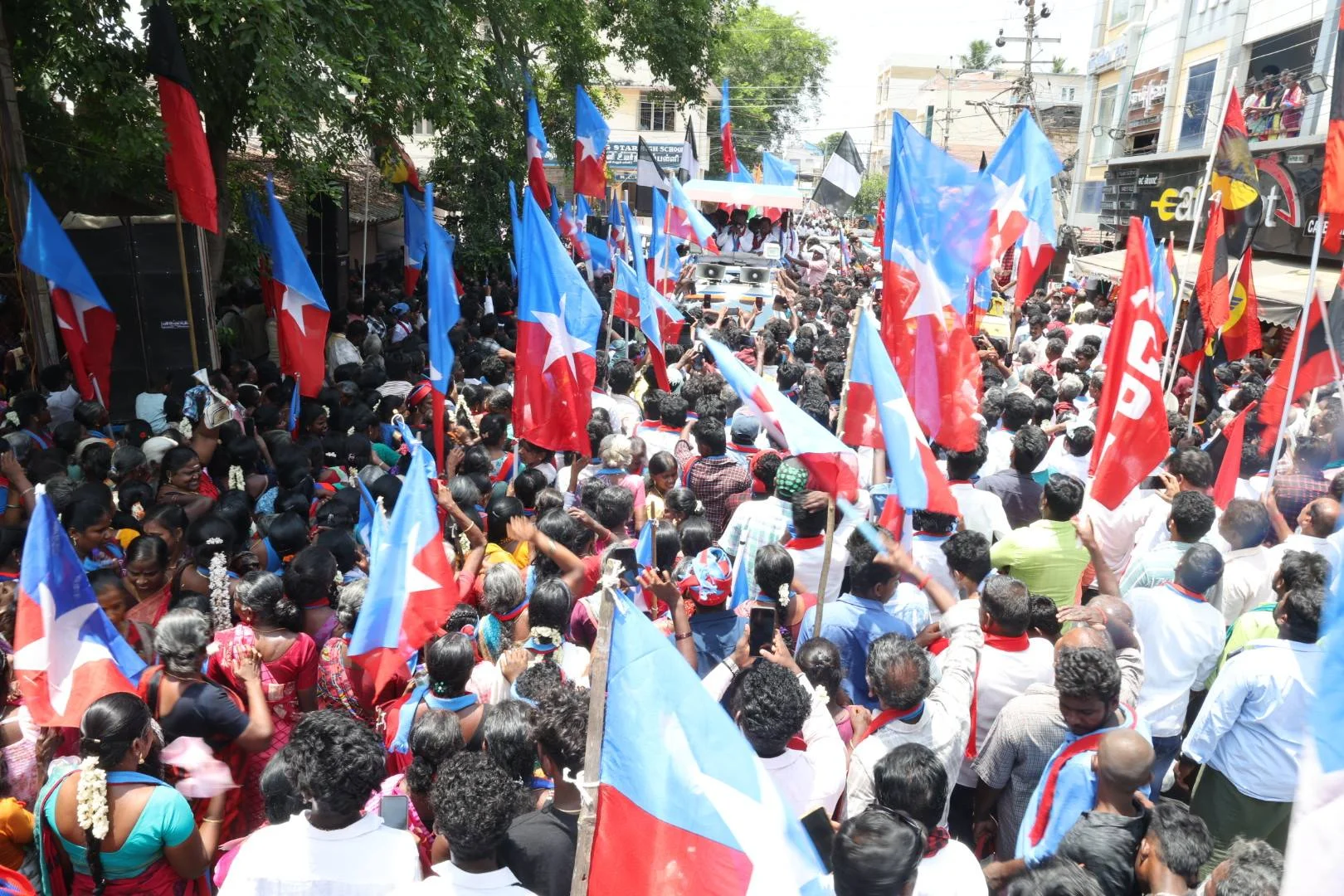 நண்பர் விஜய் கூட்டணிக்கு அழைத்தும் போகாததற்கு இதுதான் காரணம்!