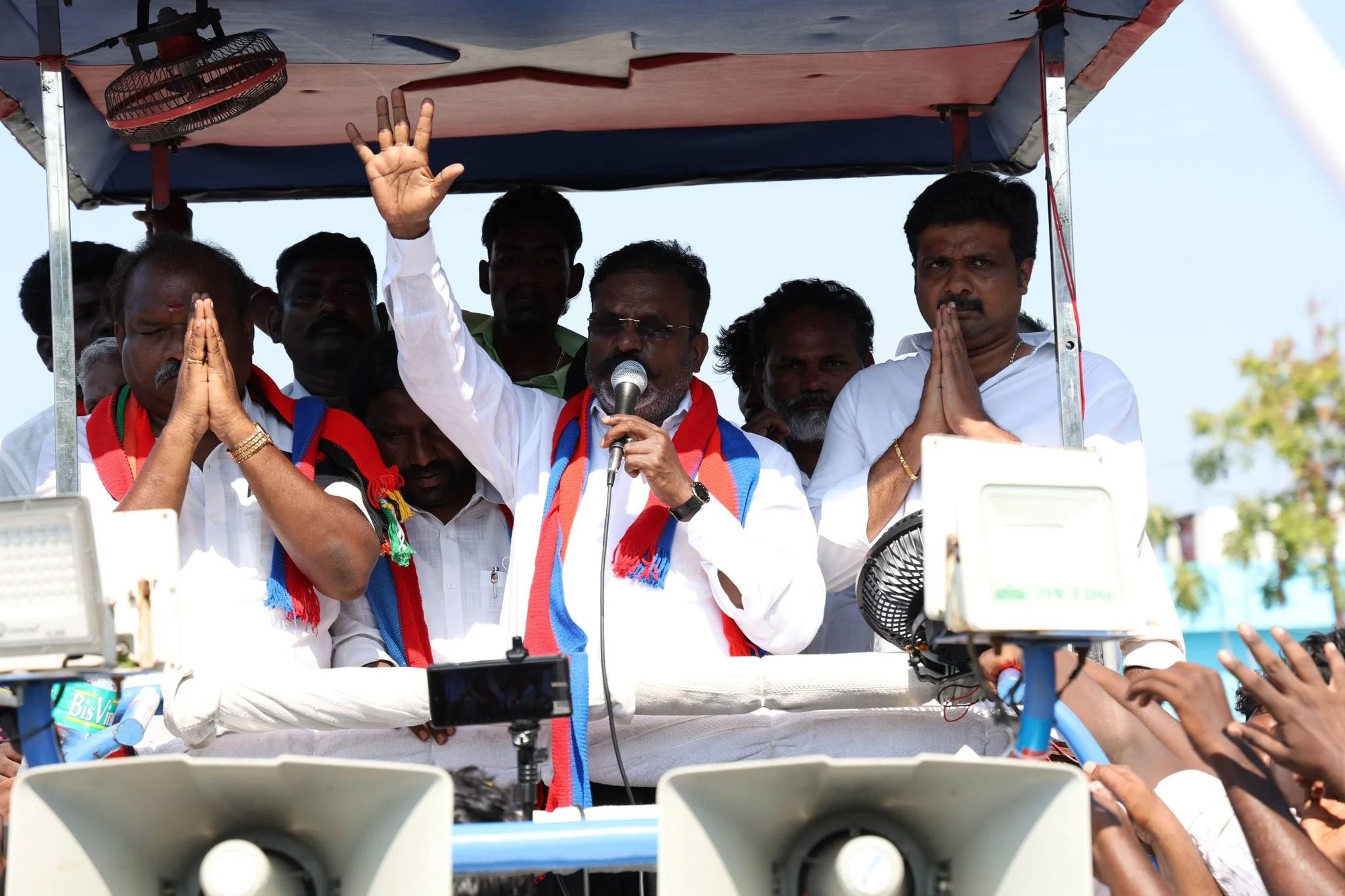 விசில் அடிப்பவர்களை தியேட்டருக்கு அனுப்புங்கள்; சட்டசபைக்கு வேண்டாம்! 