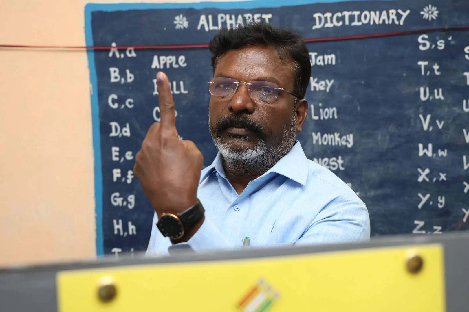 அங்கனூரில் வாக்களித்த எழுச்சித்தமிழர்