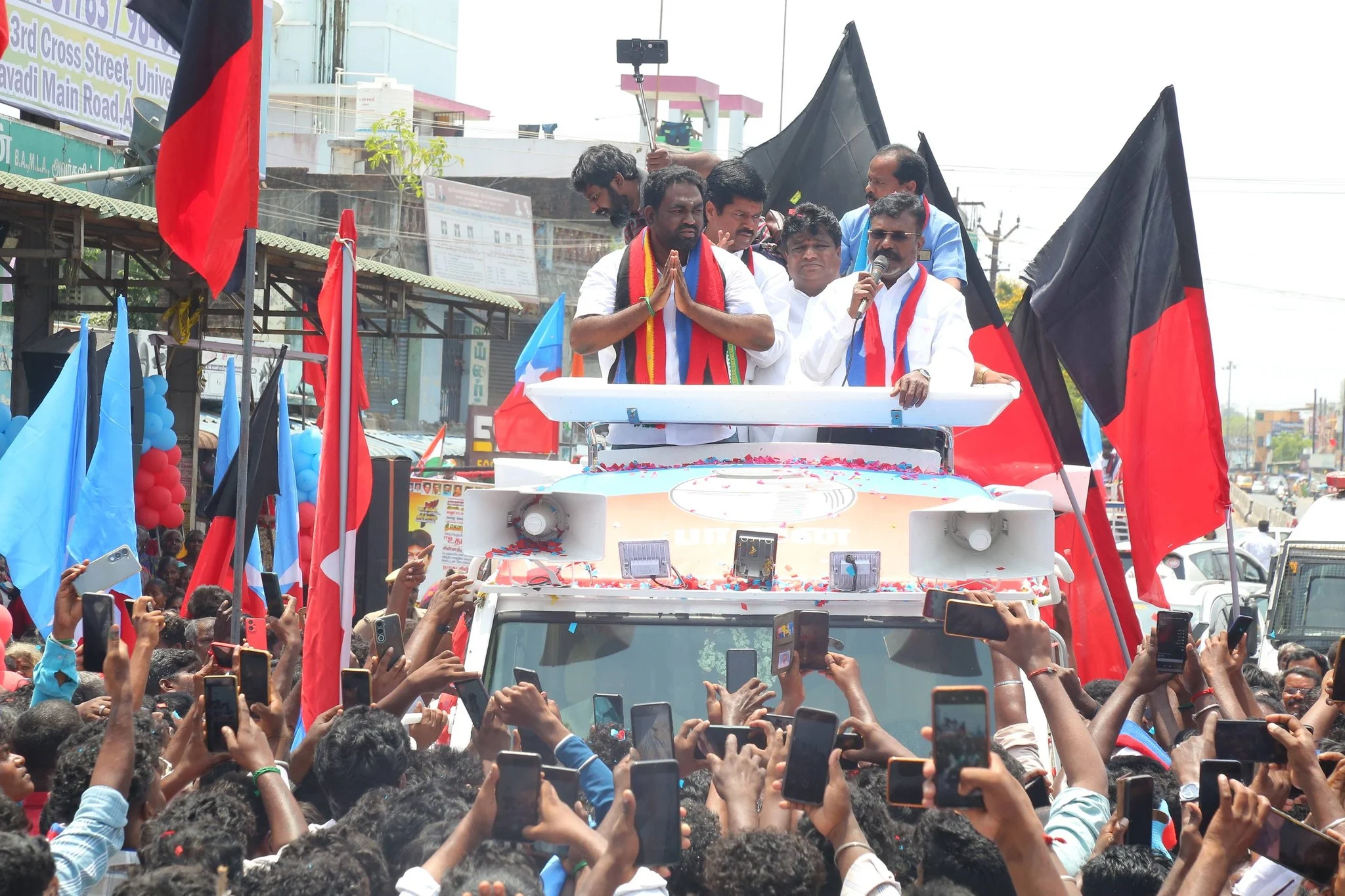 மோடியிடம் அடமானம் வைக்கப்பட்டுவிட்டது இரட்டை இலை!    எழுச்சித்தமிழர் உறுதி