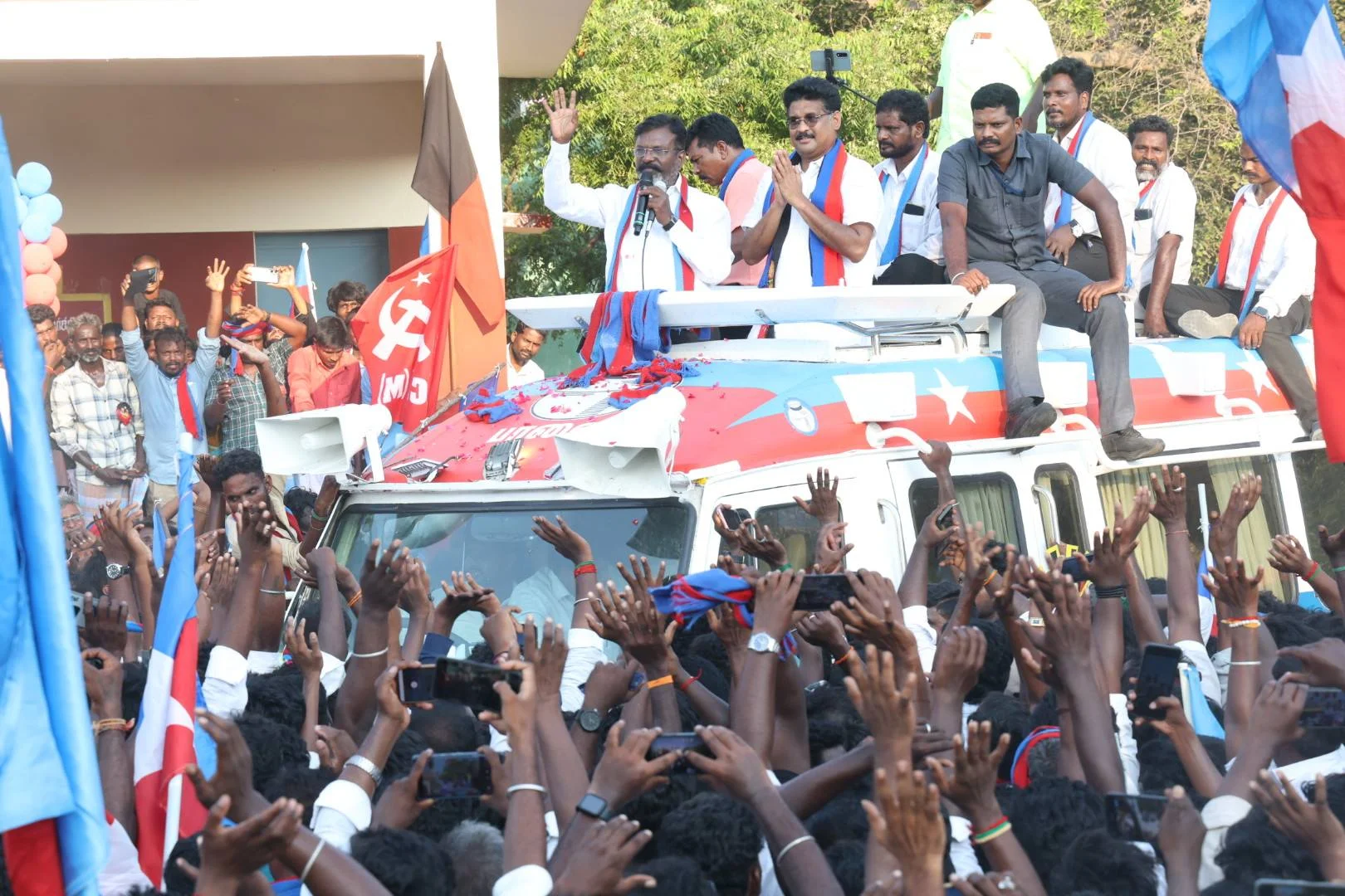 பி.ஜே.பி.யின் செயல்திட்டத்தை நடைமுறைப்படுத்துவதுதான் விஜயின் வேலை!