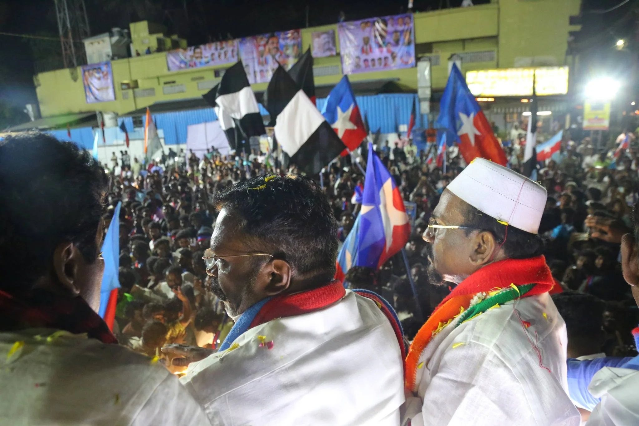 அ.தி.மு.க பி.ஜே.பி.யோடு கூட்டணி வைத்தது மதவெறியைப் பரப்புவதற்கா? எழுச்சித்தமிழர் கேள்வி